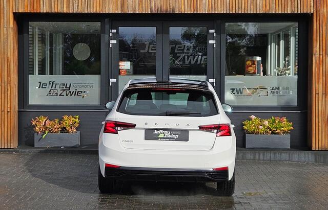 Skoda FABIA 1.0 MPI Ambition stoelverwarming. led.