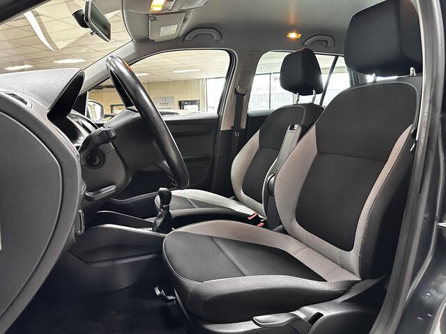 Skoda FABIA Combi 1.4 TDI Ambition Business/ 15'' LMV/ Navi/ Airco/ Cruise/ Elek. pakket/ Isofix/ Bluetooth/ Armsteun/ Multi. LEDER. Stuur/ 15'' LMV/ Mistl./ PDC/ Extra getint glas/ Dakrails.