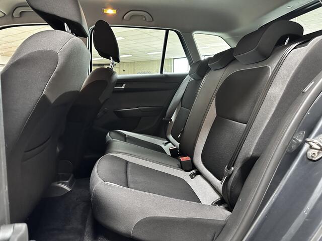 Skoda FABIA Combi 1.4 TDI Ambition Business/ 15'' LMV/ Navi/ Airco/ Cruise/ Elek. pakket/ Isofix/ Bluetooth/ Armsteun/ Multi. LEDER. Stuur/ 15'' LMV/ Mistl./ PDC/ Extra getint glas/ Dakrails.