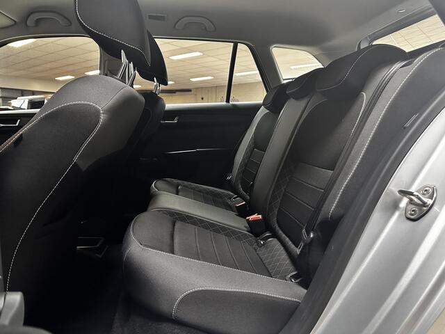 Skoda FABIA Combi 1.0 TSI Active/ 15'' LMV/ Apple + Android/ Airco/ Elek. pakket/ Isofix/ Bluetooth/ Multi. LEDER. Stuur/ Mistl./ PDC/ LED Dagrijverl.