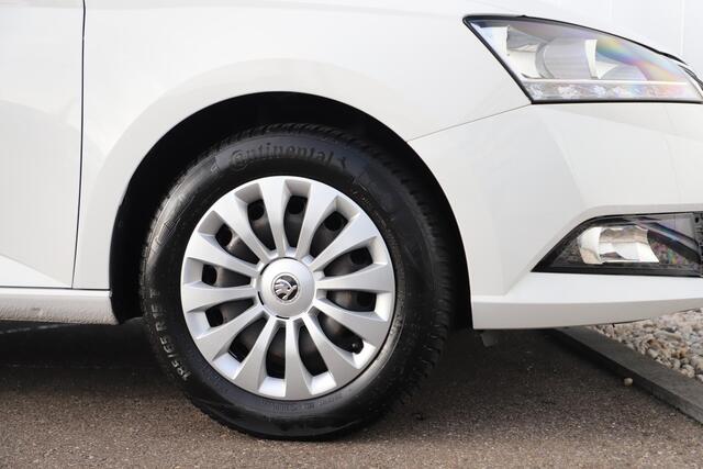 Skoda FABIA Combi 1.0 TSI Ambition 95PK Trekhaak Navigatie Carplay Android Airco Cruise Control Parkeersensor Getint Glas