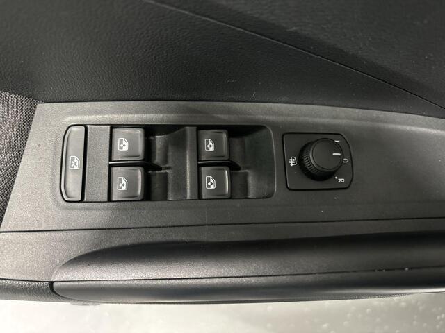 Skoda FABIA 1.0 TSI 95pk Ambition · Apple/Android Car Play · P-Sensoren · Cruise Control · Getint Glas · 15'' Inch · Garantie t/m 21-08-2027 of 100.000km