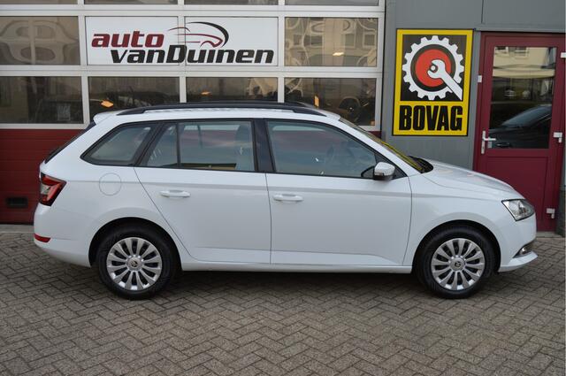 Skoda FABIA Combi 1.0 TSI Ambition O.a: Carplay, Trekhaak, PDC, Airco, Navi, Rijklaar, Etc. All-in prijs!