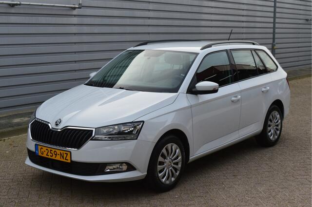 Skoda FABIA Combi 1.0 TSI Ambition O.a: Carplay, Trekhaak, PDC, Airco, Navi, Rijklaar, Etc. All-in prijs!