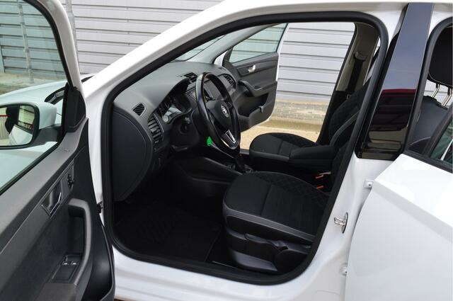 Skoda FABIA Combi 1.0 TSI Ambition O.a: Carplay, Trekhaak, PDC, Airco, Navi, Rijklaar, Etc. All-in prijs!