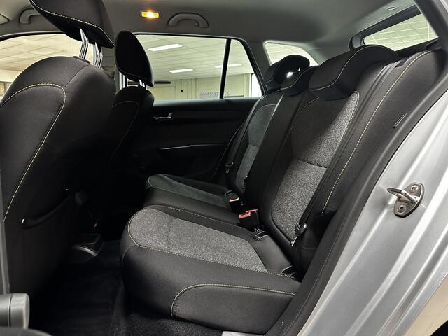Skoda FABIA Combi 1.0 TSI Business Edition/ 16'' LMV/ Apple + Android/ DAB+/ Clima/ Cruise/ Elek. pakket/ Isofix/ Bluetooth/ Armsteun/ Multi. LEDER. Stuur/ Mistl./ PDC/ Extra getint glas/ Dakrails.
