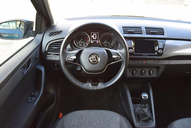 Skoda FABIA Combi 1.0 TSI 96PK Business Edition | Org. NL | BOVAG Garantie | Trekhaak | Cruise Control | 16'' Velgen | Apple Carplay/Android Auto | Airco | Parkeersensoren | DAB Radio |