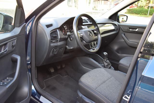 Skoda FABIA Combi 1.0 TSI 96PK Business Edition | Org. NL | BOVAG Garantie | Trekhaak | Cruise Control | 16'' Velgen | Apple Carplay/Android Auto | Airco | Parkeersensoren | DAB Radio |