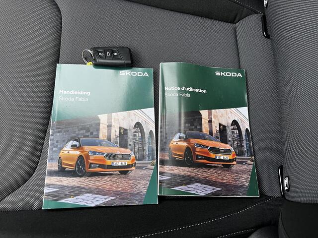 Skoda FABIA 1.0 TSI Business Edition DSG Automaat / Virtual Cockpit / Stoelverwarming / Navigatie / Apple Carplay Android /