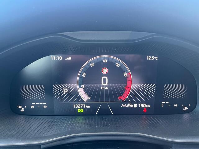 Skoda Kamiq 1.0 TSI Sport Business Edition / 18'' LMV / PANO.DAK / CAMERA /