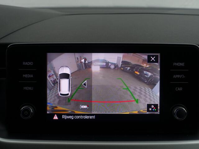 Skoda Kamiq 1.5 TSI ACT Business Editon+ Aut- RS Sport Interieur, Panoramadak, CarPlay, Xenon Led, Dynamic Select, Park Assist