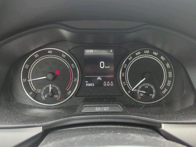 Skoda Kamiq 1.0 TSI Sport Business DSG Automaat Panoramadak / App-connect / Parkeersensoren / LED / Cruise / Clima (airco)