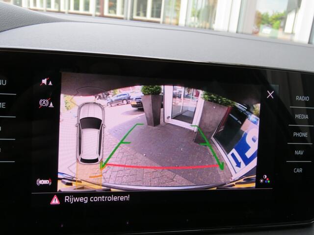 Skoda Kamiq 1.0 TSI 110pk SPORT BNS / Camera / Stoelverw / Led / 18 Inch / Clima / BOVAG garantie