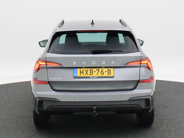 Skoda Kamiq 1.0 TSi 115 Pk Automaat | Trekhaak | Camera | Stoel Verwarming | Elektrische Achterklep | Carplay | Navigatiesysteem | ECC | 17 Inch | 26.420 Km!!