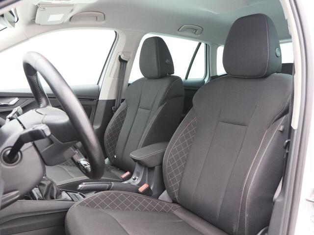 Skoda Kamiq 1.0 TSi 110 Pk Automaat Ambition | LED | Camera | Carplay | Parkeersensoren | Climate | Stoel Verwarming | Cruise | 16 Inch | 39.919 Km!!