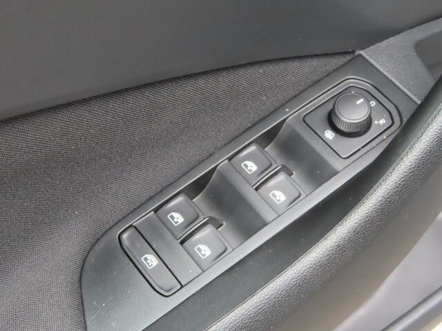 Skoda Kamiq 1.5 TSI ACT Monte Carlo | pano dak | stoelverwarming | stuurwielverwarming | elektrisch verstelbare stoel