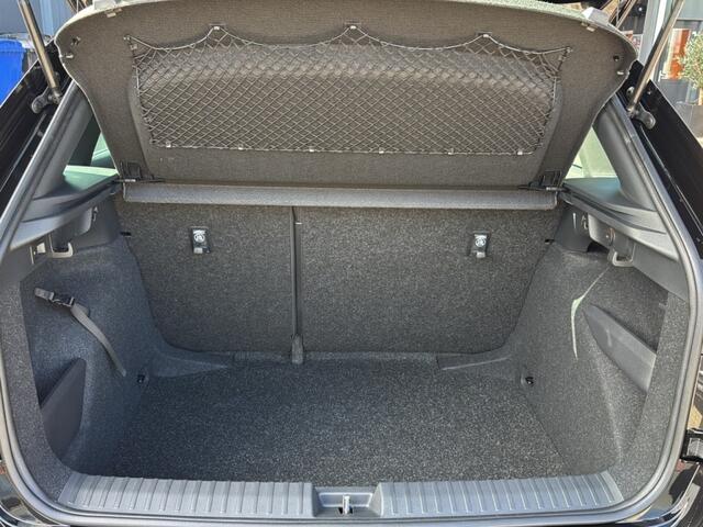 Skoda Kamiq 1.5 TSI DSG MONTE CARLO GLAS-DAK/CAMERA/TREKHAAK/NAVI/CARPLAY/STOELVERW