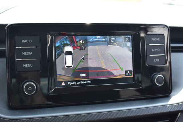 Skoda Kamiq 1.0 TSI Active Style Carplay Navi | Cruise Control | Parkeercamera | Trekhaak | 12 mnd BOVAG garantie Whatsapp 06-53188999