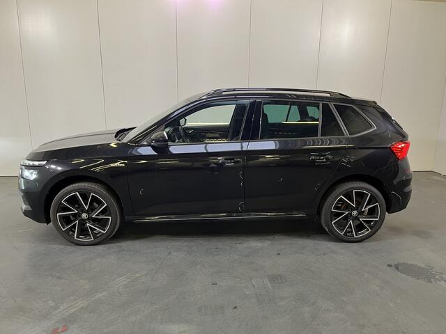 Skoda Kamiq 1.5 TSI Monte Carlo / AUTOMAAT/ ELEKTR. TREKHAAK/ PANO/ DIGITAL DASH/ CRUISE/ LED/ PARK. SENSOREN + CAMERA/ SMARTLINK/ NAVI/ STOEL VERWARM/ CLIMA
