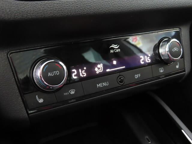 Skoda Kamiq 1.0 TSI Monte Carlo DSG | trekhaak wegklapbaar | stoelverwarming | voorruitverwarming | adaptive cruise + dpde hoek detectie | panodak | camera |