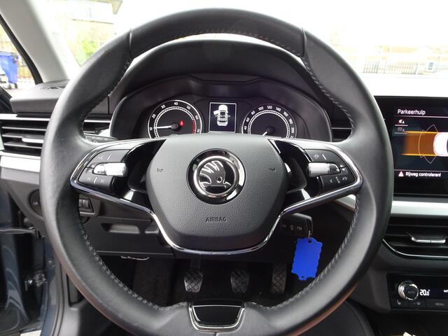 Skoda Kamiq 1.0 TSI Style Automatische airco, navigatie, carplay, parkeersensoren, cruise controle, licht metalen velgen, enz.