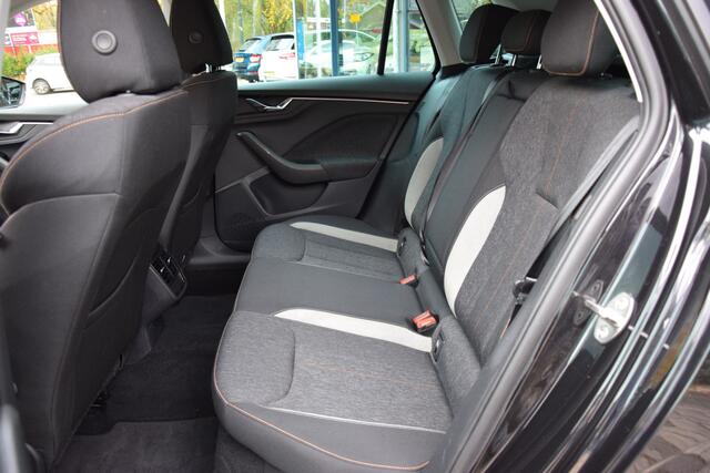 Skoda Kamiq 1.0 TSI Business Edition | BOVAG Garantie | Org. NL | Trekhaak | Adaptive Cruise Control | Virtual Cockpit | Stoelverwarming | PDC Voor&Achter | 17'' Velgen | Full LED |