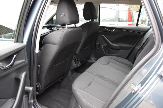 Skoda Kamiq 1.0 TSI 110PK Ambition Automaat DSG | Org. NL | BOVAG Garantie | PDC achter | 16'' Velgen Met All Season Banden | Apple Carplay/Android Auto | Cruise Control | DAB Audio |