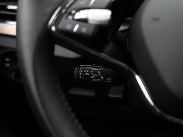 Skoda Kamiq 1.0 TSI 110 pk DSG Style | Achteruitrijcamera | Stoelverwarming | Adaptive Cruise | Carplay