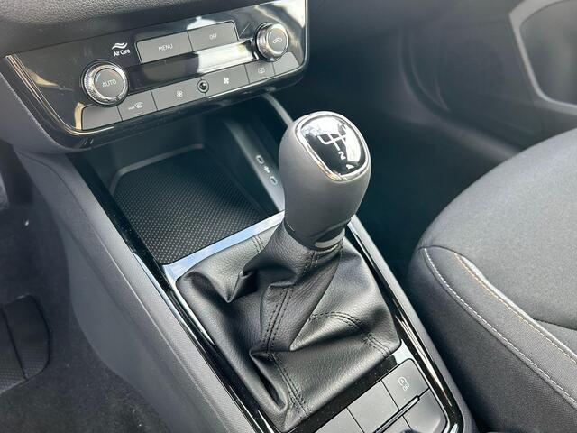 Skoda Kamiq Selection 1.0 TSI 85 kW / 115 PK SUV 6 versn. Hand | Trekhaak | Inruilpremie 4000,- | Privatelease 372,- Per maand!!