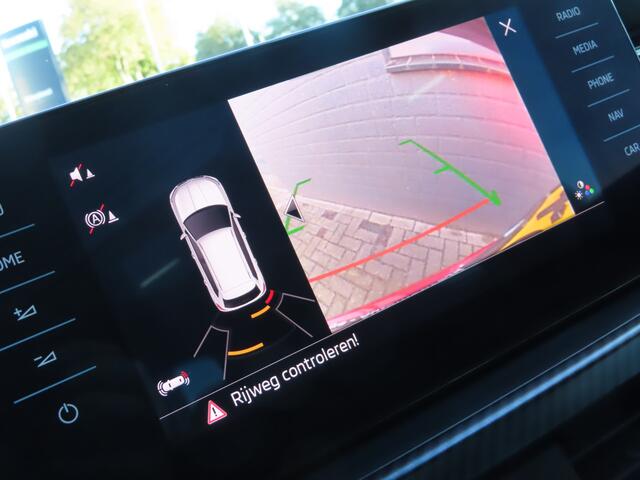 Skoda Kamiq 1.5 TSI ACT Monte Carlo DSG | pano dak | stoelverwarming | adaptive cruise