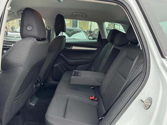 Skoda Karoq 1.5 TSI ACT Business Edition 150pk automaat | ECC | Camera | Carplay | 16LM