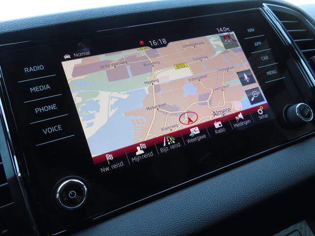 Skoda Karoq 1.5 TSI ACT Sportline Business DSG | verwarmde voorstoelen + achterbank | navigatie |