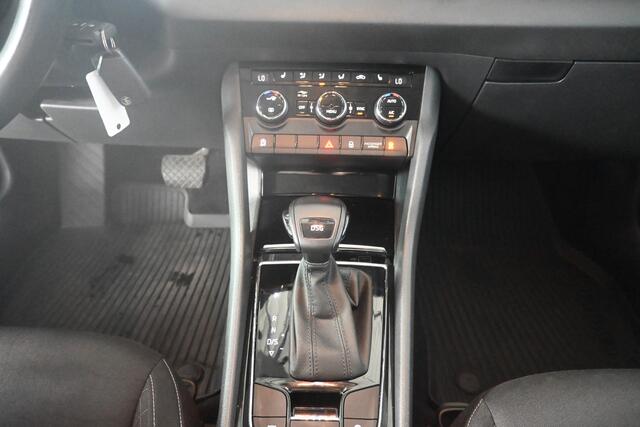 Skoda Karoq 1.0 TSI Style Automaat Clima Carplay Stoelverwarming Rijklaarprijs Inruil Mogelijk!