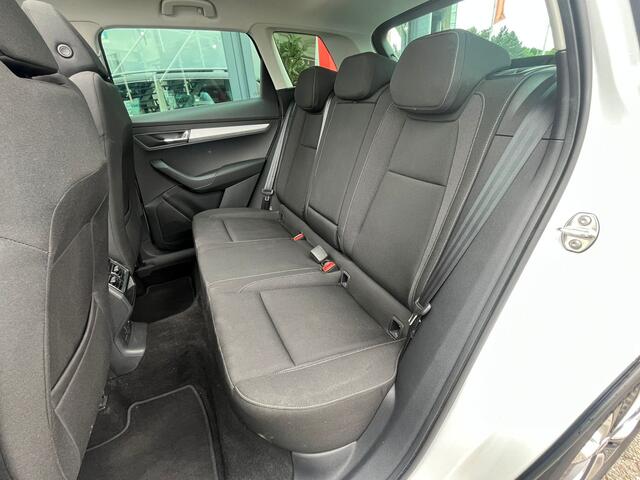 Skoda Karoq 1.5 TSI ACT Business Edition / 18'' LMV / ELEK. KLEP / PAN-SCHUIF DAK /