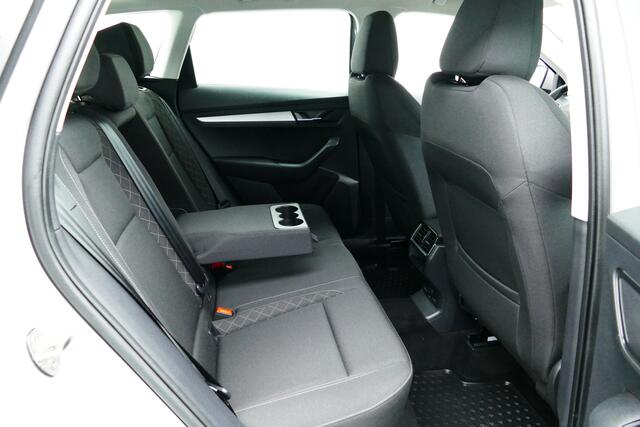 Skoda Karoq 1.5 150pk TSI ACT Style. Carplay/Android Navi, Stoelverw, 17"LMV, Haak 1500kg