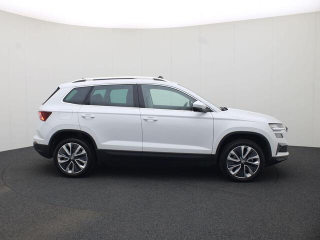 Skoda Karoq 1.5TSI/150PK Design DSG · Panoramadak · App connect · Camera + Parkeersensoren Garantie tot maart 2028 of 60000km.