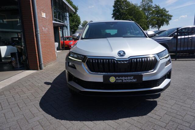 Skoda Karoq 1.5 TSI ACT 150PK DSG7 BUSINESS EDITION LUXE NIEUW MODEL! KEURIGE NETTE STAAT DIGITALE COCKPIT CAMERA FULL LED KEYLESS NAVI ANDROID-APPLECARPLAY ADAPTIEVE CRUISE 4X PERF BANDEN ECC AIRCO BLUETOOTH PDC ENZ...