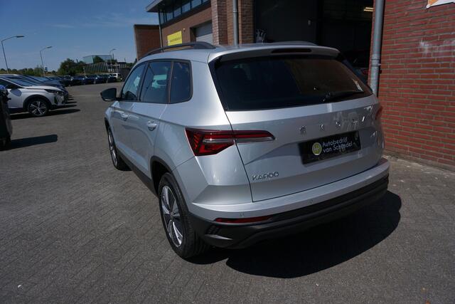 Skoda Karoq 1.5 TSI ACT 150PK DSG7 BUSINESS EDITION LUXE NIEUW MODEL! KEURIGE NETTE STAAT DIGITALE COCKPIT CAMERA FULL LED KEYLESS NAVI ANDROID-APPLECARPLAY ADAPTIEVE CRUISE 4X PERF BANDEN ECC AIRCO BLUETOOTH PDC ENZ...