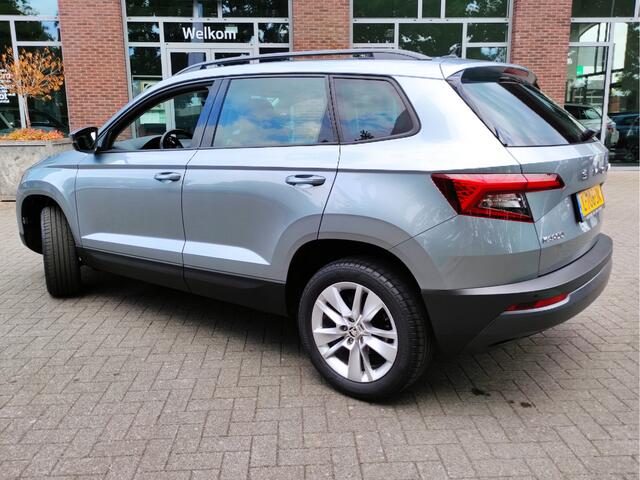 Skoda Karoq 1.0 TSI Business Edition 17Inch LMV - Parkeersensoren V+A - Getinte ruiten - NL auto