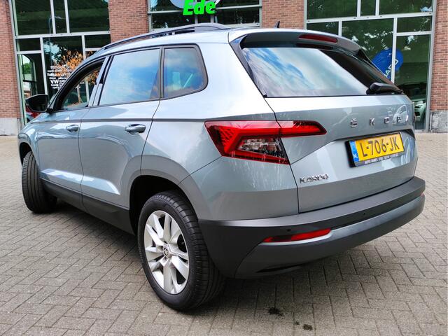 Skoda Karoq 1.0 TSI Business Edition 17Inch LMV - Parkeersensoren V+A - Getinte ruiten - NL auto
