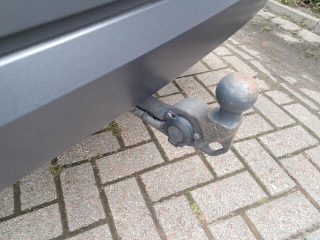 Skoda Karoq 1.0 TSI Ambition | Airco | Cruise control | Navigatie | Trekhaak | LM Velgen | PDC achter | RIJKLAARPRIJS INCL 12 MAANDEN GARANTIE EN BEURT