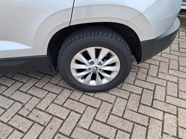 Skoda Karoq 1.0 TSI Ambition | Airco | Cruise control | Navigatie | Trekhaak | LM Velgen | PDC achter | RIJKLAARPRIJS INCL 12 MAANDEN GARANTIE EN BEURT