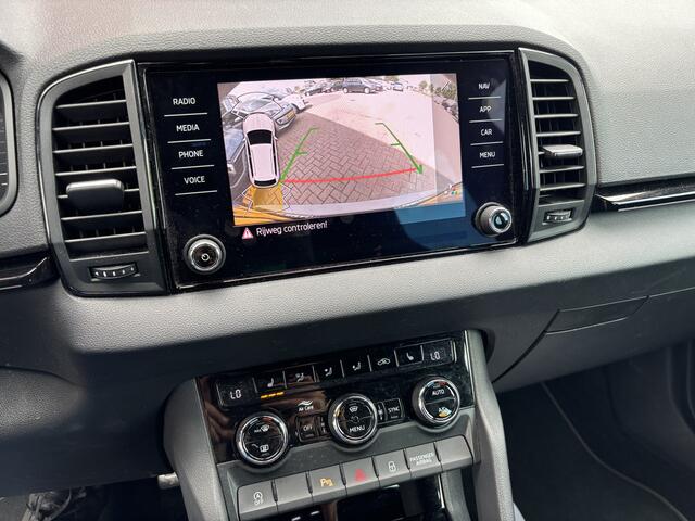 Skoda Karoq 1.5 TSI ACT Sportline Business AUTOMAAT / FULL LED / KEYLESS / STOELVERW / STUURVERW / CAMERA / NL-AUTO