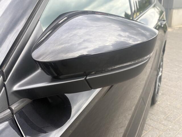 Skoda Karoq 1.5 TSI Sportl. Bus. CARPLAY-PANO-STOELVERW-CRUISE