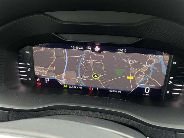 Skoda Karoq 1.5 TSI ACT Style | Elek. Trekhaak | LED | Navi | Carplay | Camera | Virtual Cockpit