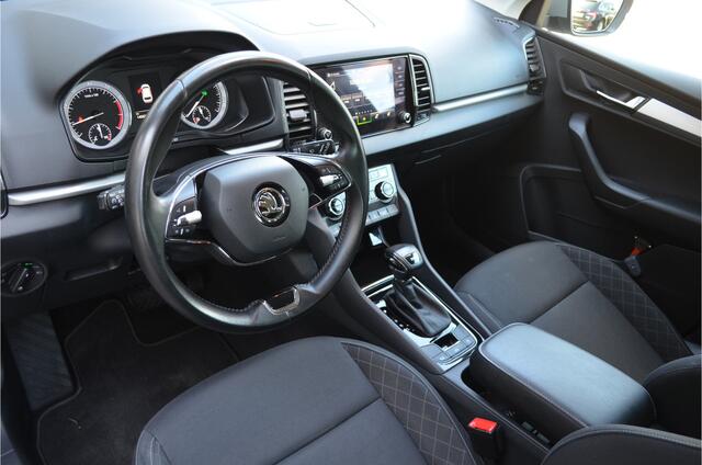 Skoda Karoq 1.5 TSI ACT Business Edition Carplay | Stoelverwarming | Trekhaak elektr | Automaat | Getint glas | Navi | Cruise | Climate | LMV