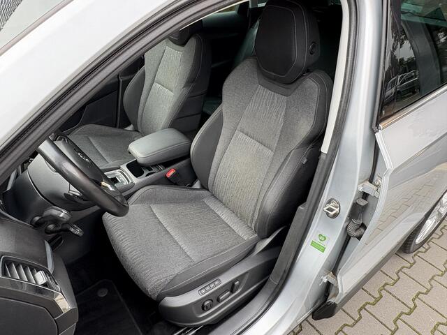 Skoda Karoq 1.0 TSI Apple Carplay, LED, Elekt. Stoel, Trekhaak. LUXE!!