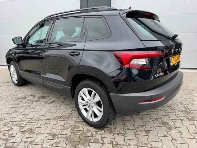 Skoda Karoq 1.0 TSI Greentech Business Edition / NAP / Trekhaak wegklapbaar / Dealer onderhouden / Camera / Cruise control / PDC.