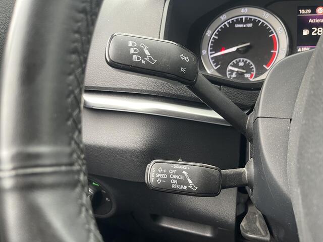 Skoda Karoq 1.5 TSI ACT Style Business 18"/Trekhaak/Stuur + stoelverwarming/Elektrische klep/Camera/PDC v+a/Apple Carplay & Android Auto