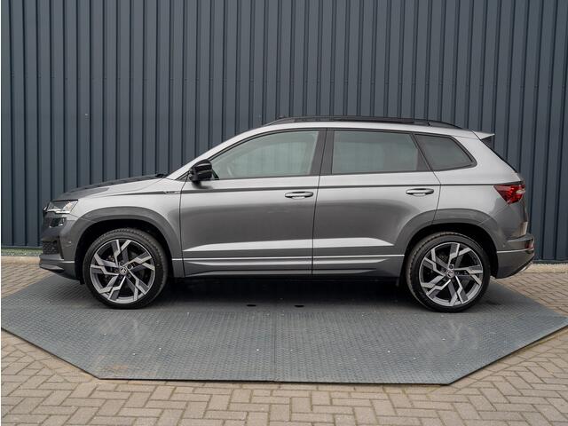 Skoda Karoq 1.5 TSI ACT Sportline Business | Panodak | Trekhaak wegkl. | 360 Camera | 19'' | Elk. A-klep | Prijs Rijklaar!!